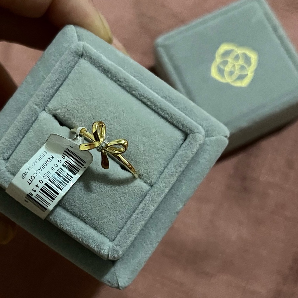 Bow 18k Yellow Gold Vermeil Band Ring in White Diamond 💛